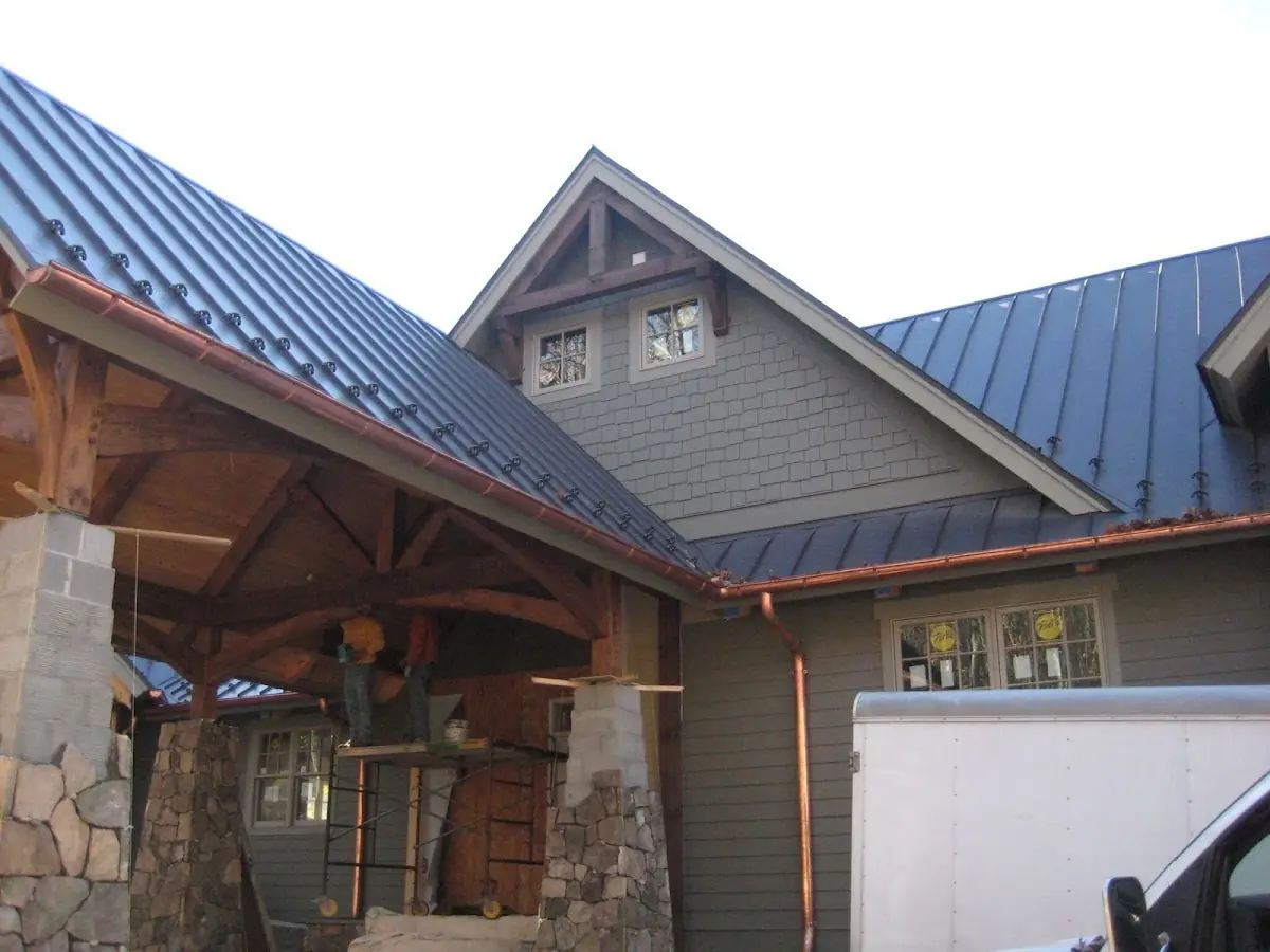 Craftsman Roofing team delivering quality roofing work in Manorhaven